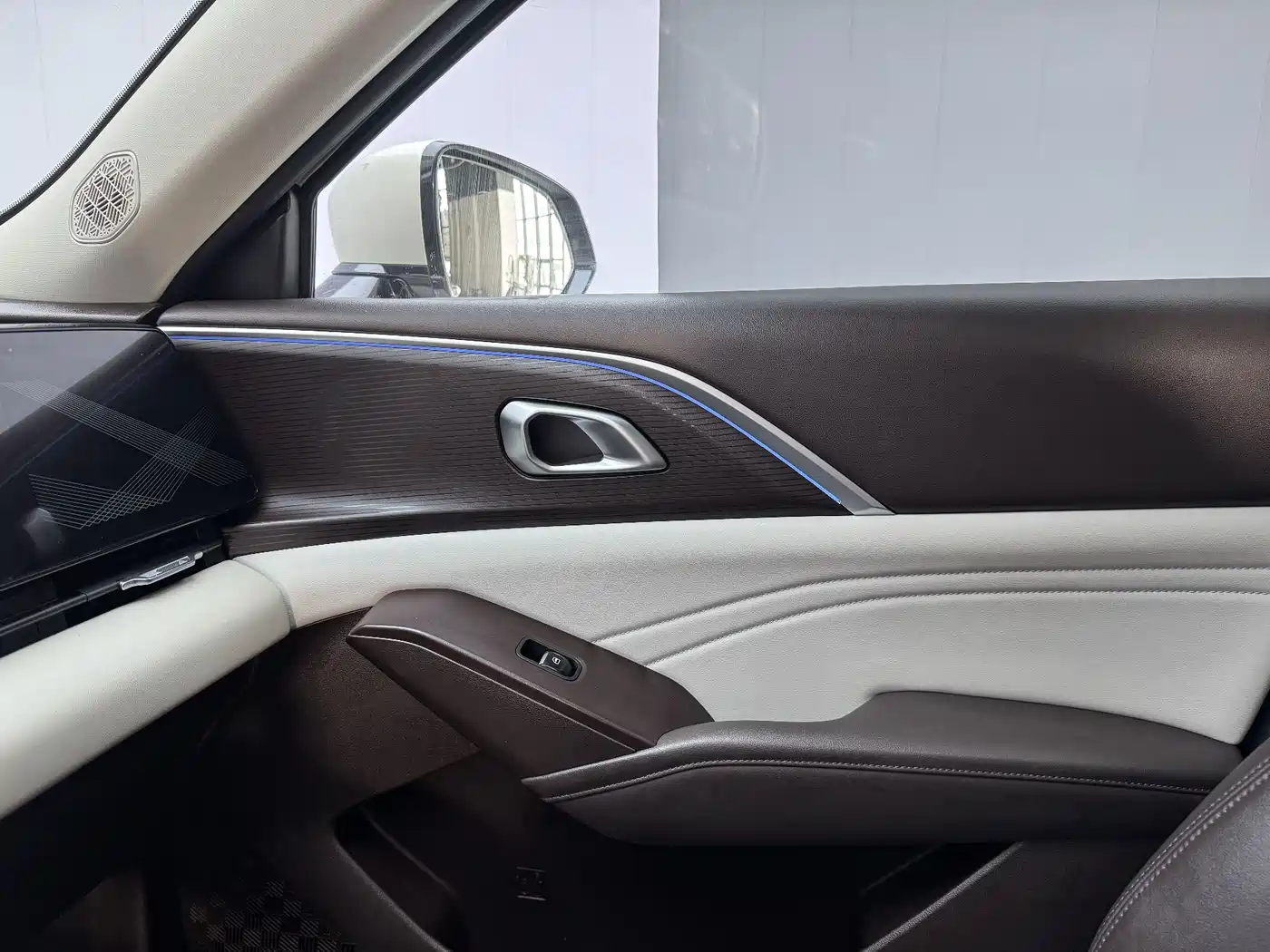 Haval Xiaolong MAX 2023 1.5L Hi4 105 4WD Pilot Edition фото 14