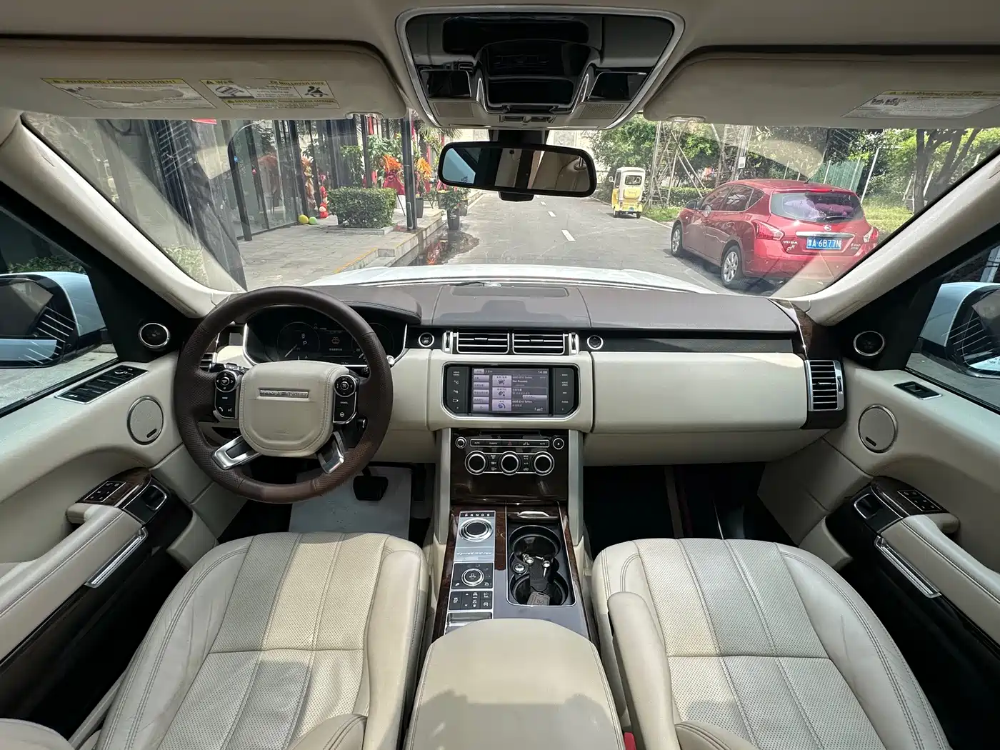 صورة 14 - Land Rover Range Rover
