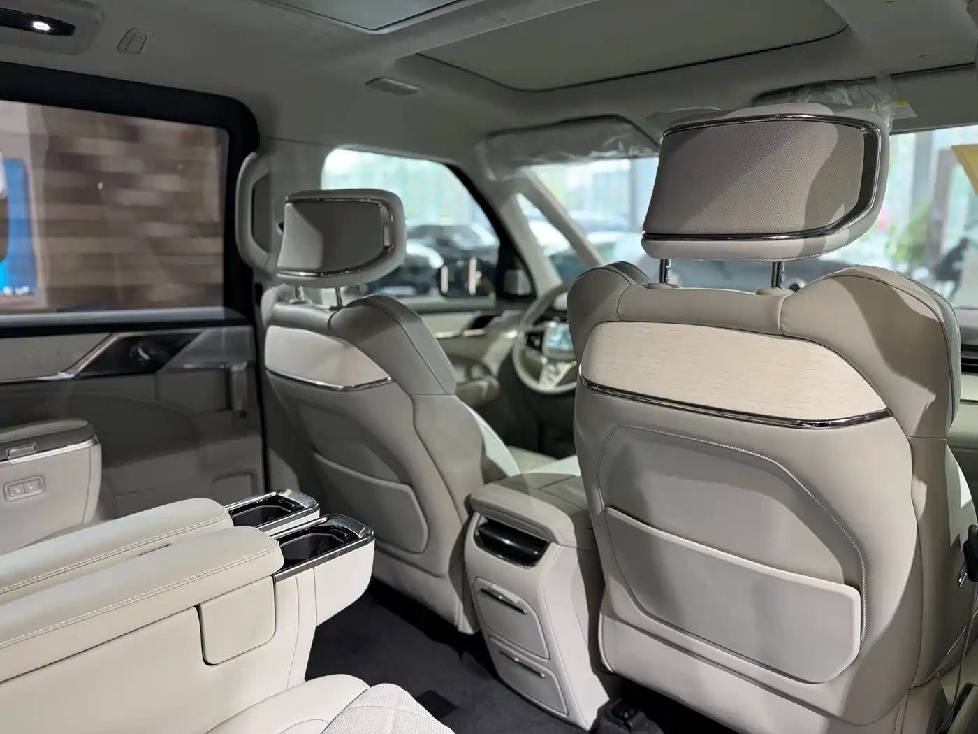 Volvo EM90 2026 2025 Ultra Six-Seater