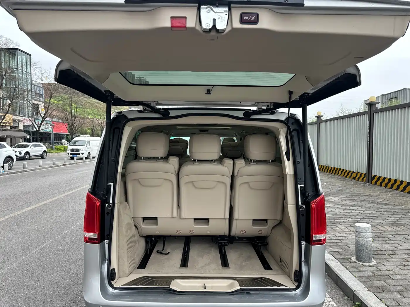 Mercedes-Benz V-Class 2016 V 260 L Premium Long фото 9