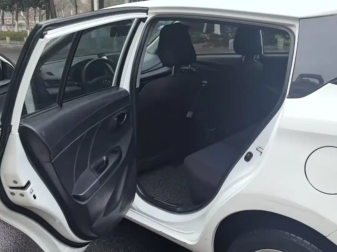 Toyota YARiS L Zhi Xuan 2016 Facelift 1.5E CVT Charming Edition фото 5