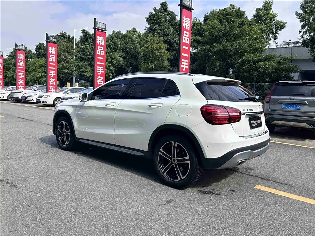 Mercedes-Benz GLA 2018 GLA 200 Fashion фото 10