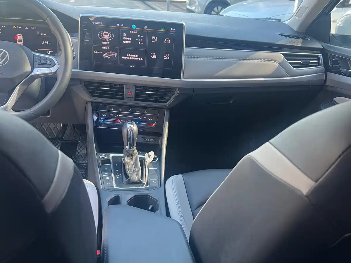 Volkswagen Bora 2024 300TSI DSG Premium Ride Edition фото 11