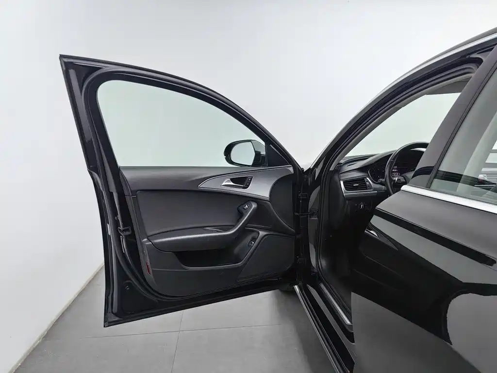 Photo 8 - Audi A6L