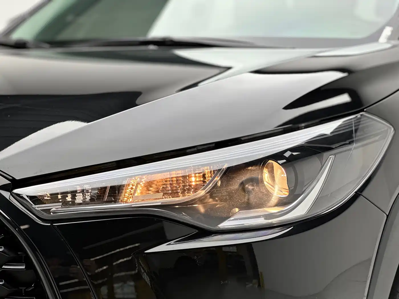 Toyota Corolla Cross 2023 Hybrid 2.0L Pioneer Edition фото 17