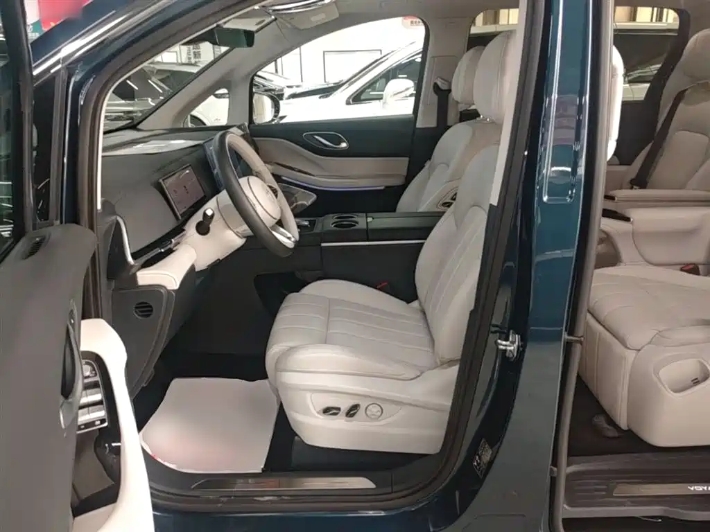 Voyah Auto Voyah Dreamer 2025 PHEV 4WD Kunpeng Premium Edition фото 15