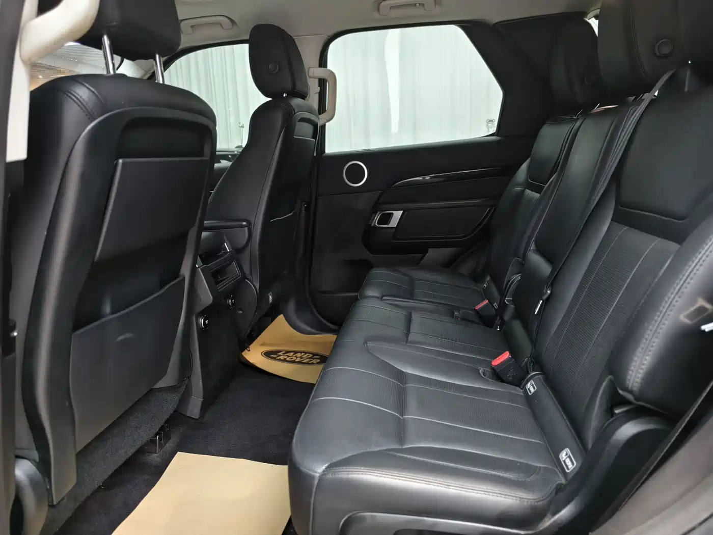 Land Rover Discovery 2018 3.0 SC V6 SE фото 9