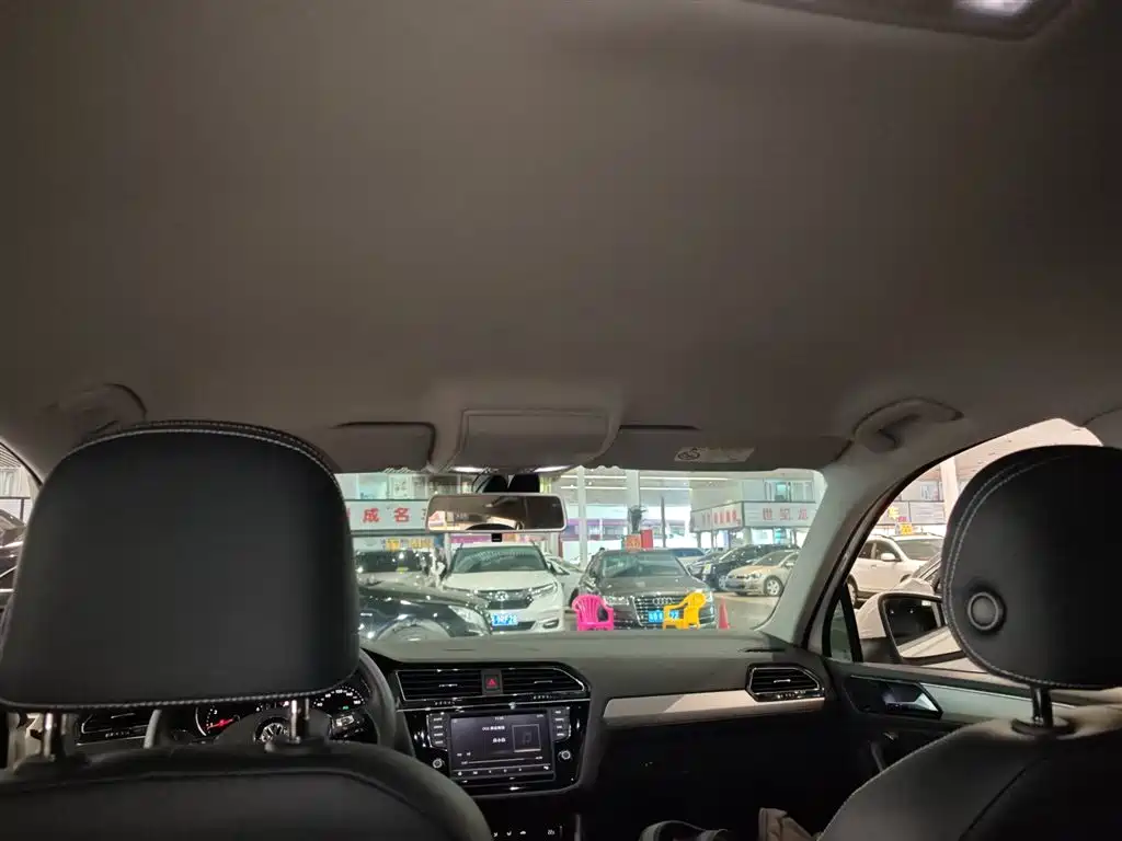 Volkswagen Tiguan L 2018 330TSI Automatic 2WD Comfort Edition фото 18