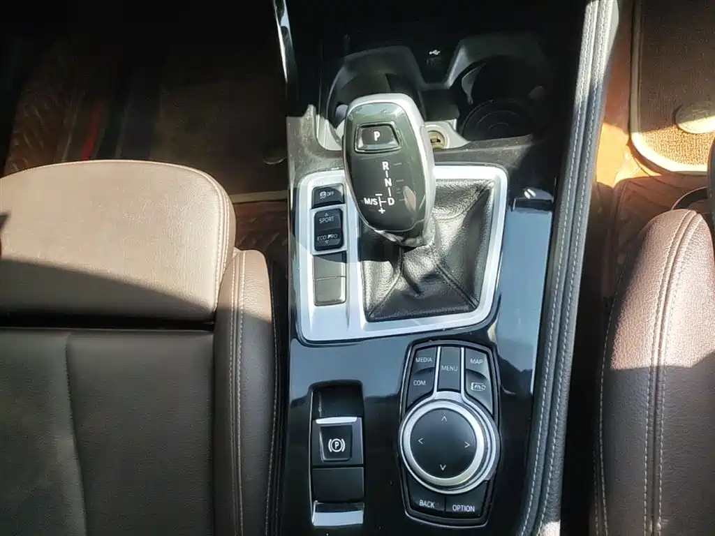 BMW 1 Series 2021 120i M Sport Shadow Edition фото 21