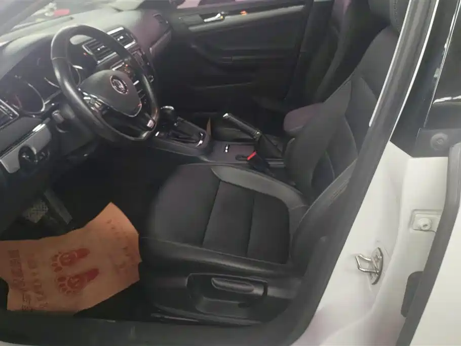 Volkswagen Sagitar 2018 280TSI DSG Spark Edition фото 9