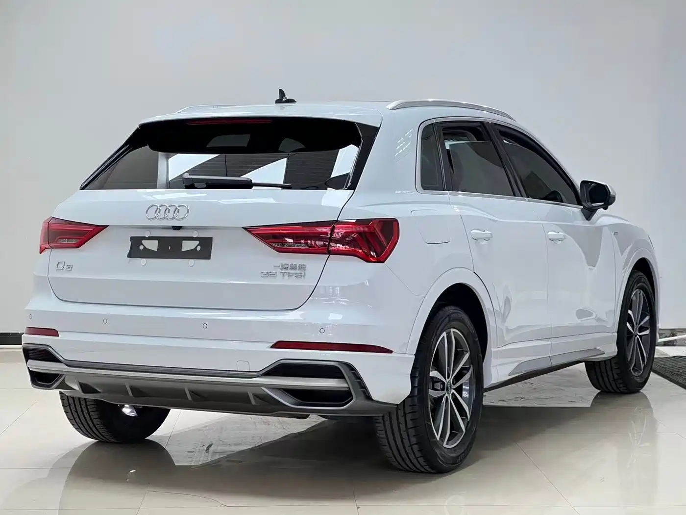 Audi Q3 2023 35 TFSI Progressive Dynamic (1.4T) фото 6