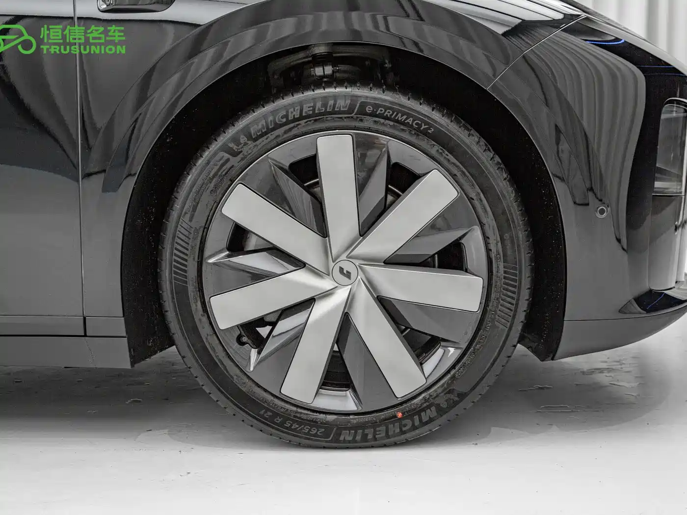 Li Auto i6 2025 2025 4WD Base Model