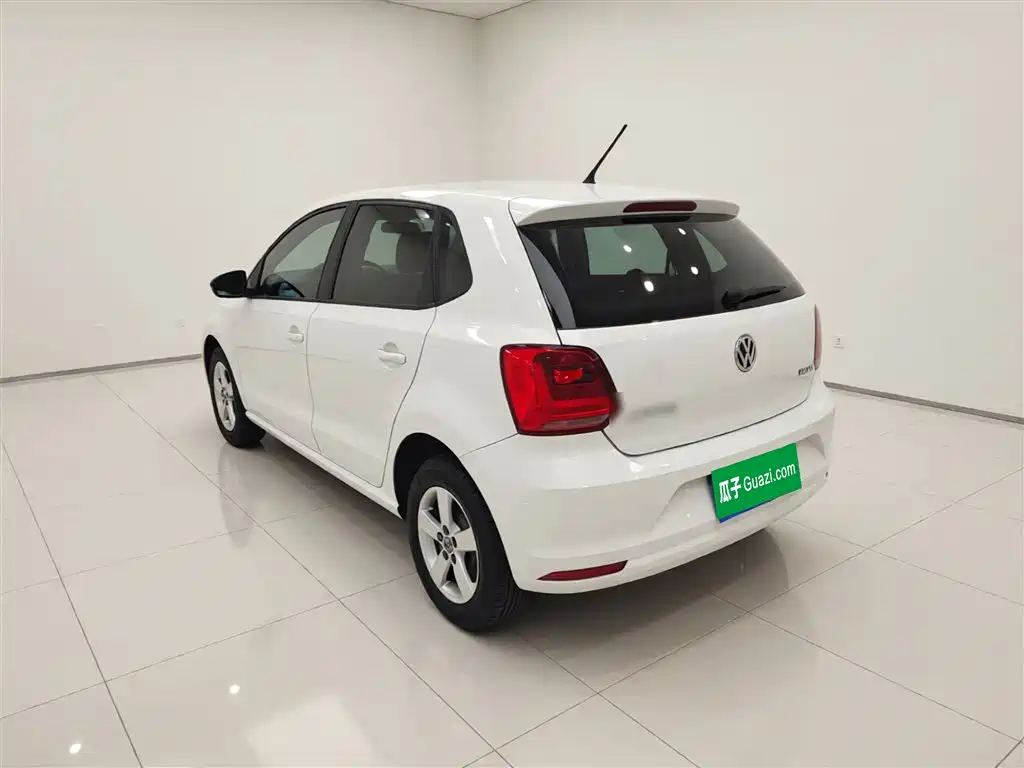 Volkswagen Polo 2016 1.4L Manual Trend фото 23