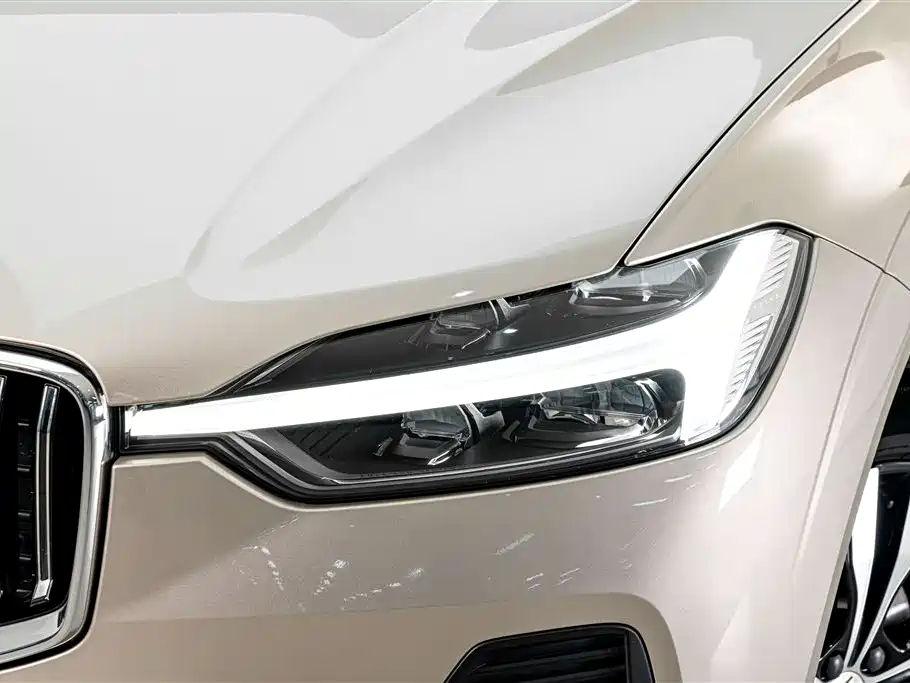 Фото 4 - Volvo XC60