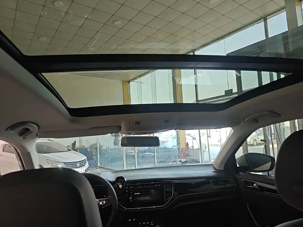 Volkswagen T-Roc, миниатюра 18
