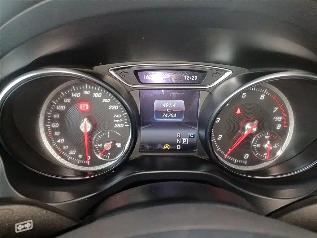Mercedes-Benz GLA 2018 GLA 200 Dynamic фото 8