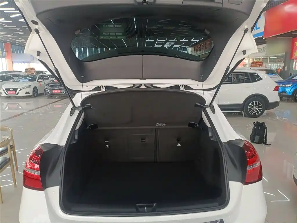 Mercedes-Benz GLA 2018 GLA 200 Dynamic фото 15