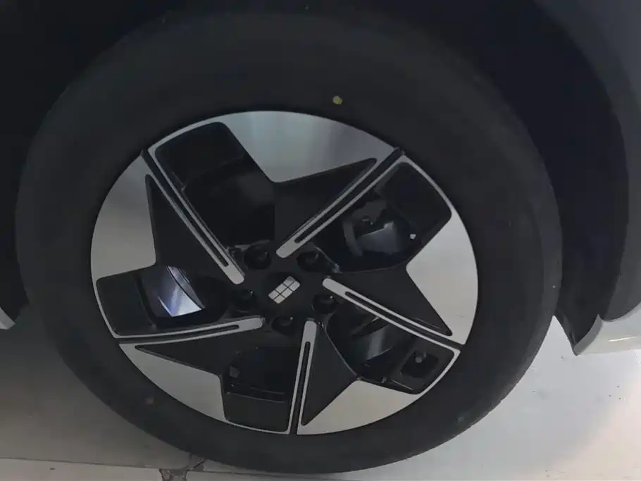 GEELY GALAXY GALAXY E5