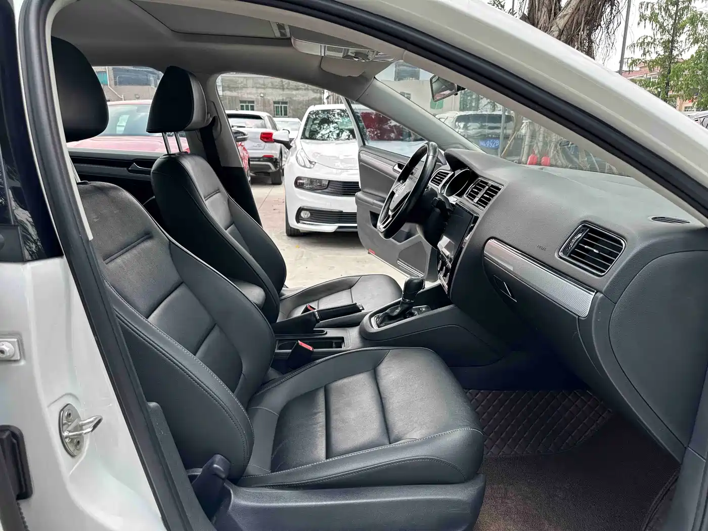 Volkswagen Sagitar 2017 230TSI Automatic Comfort фото 7