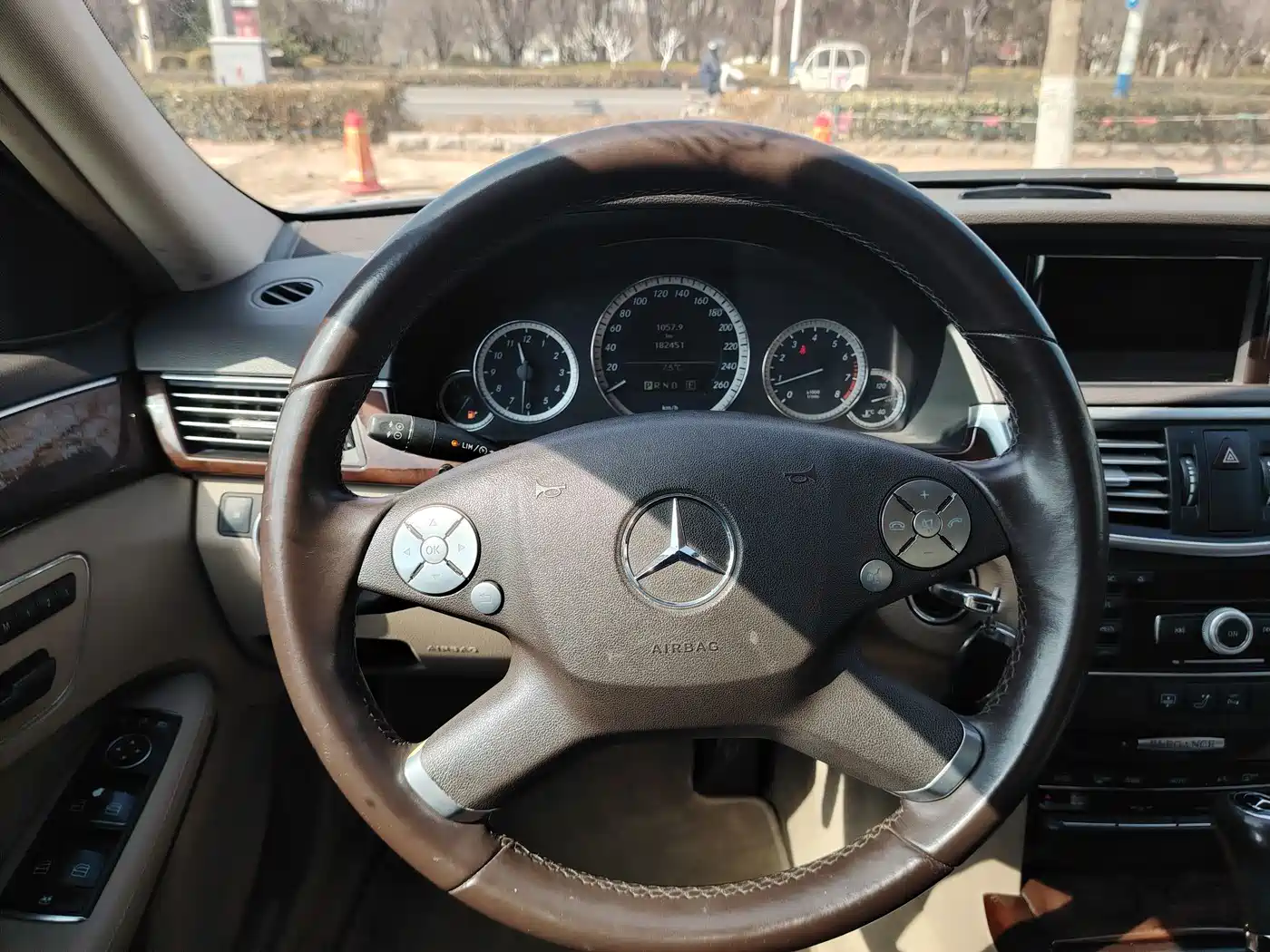 Mercedes-Benz E-Class 2011 E 200 L CGI Elegance фото 7