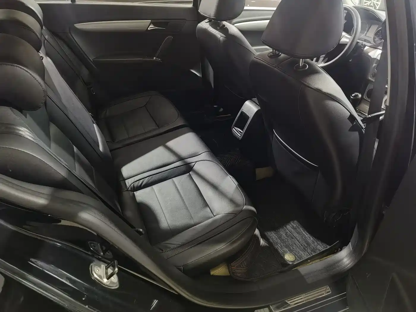 Volkswagen Lavida 2013 Facelift Classic 1.6L Manual Comfort фото 9