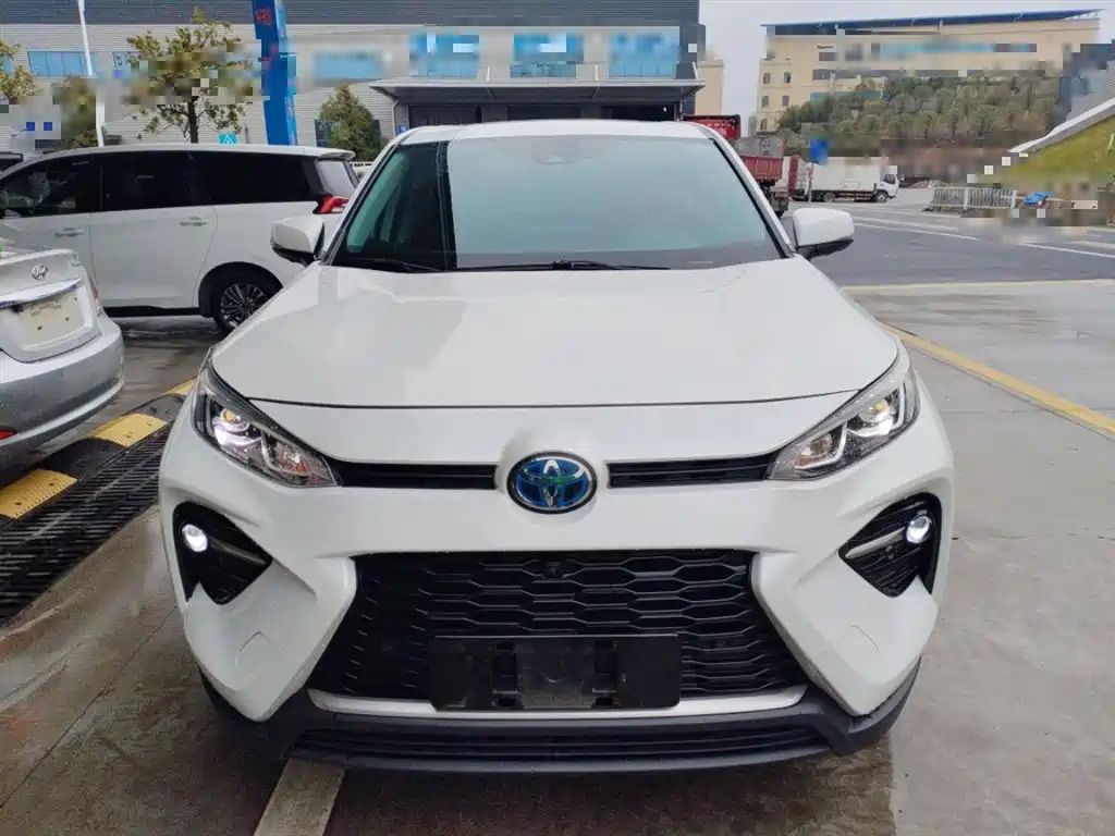Toyota Wildlander 2022 Hybrid 2.5L E-CVT FWD Premium Edition фото 3