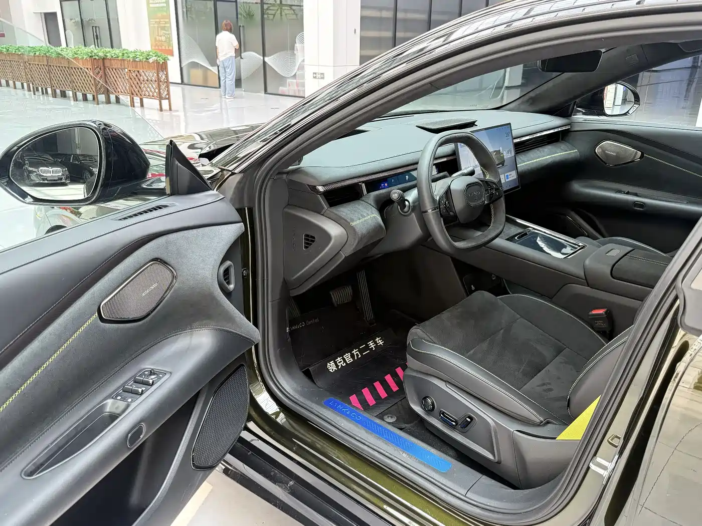 Lynk & Co 10 EM-P 2025 Facelift 240 AWD Ultra Sport Edition фото 4
