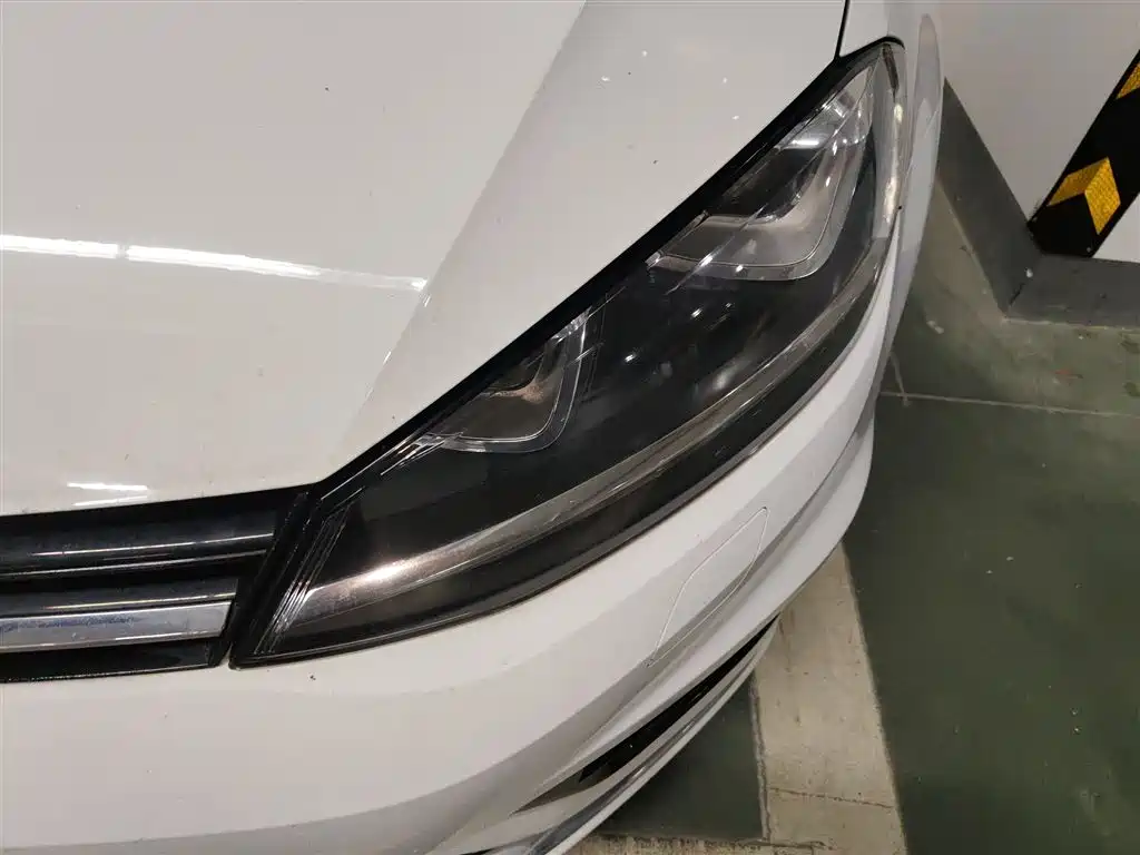Volkswagen Golf 2017 280TSI Auto R-Line Millionth Anniversary Edition фото 24