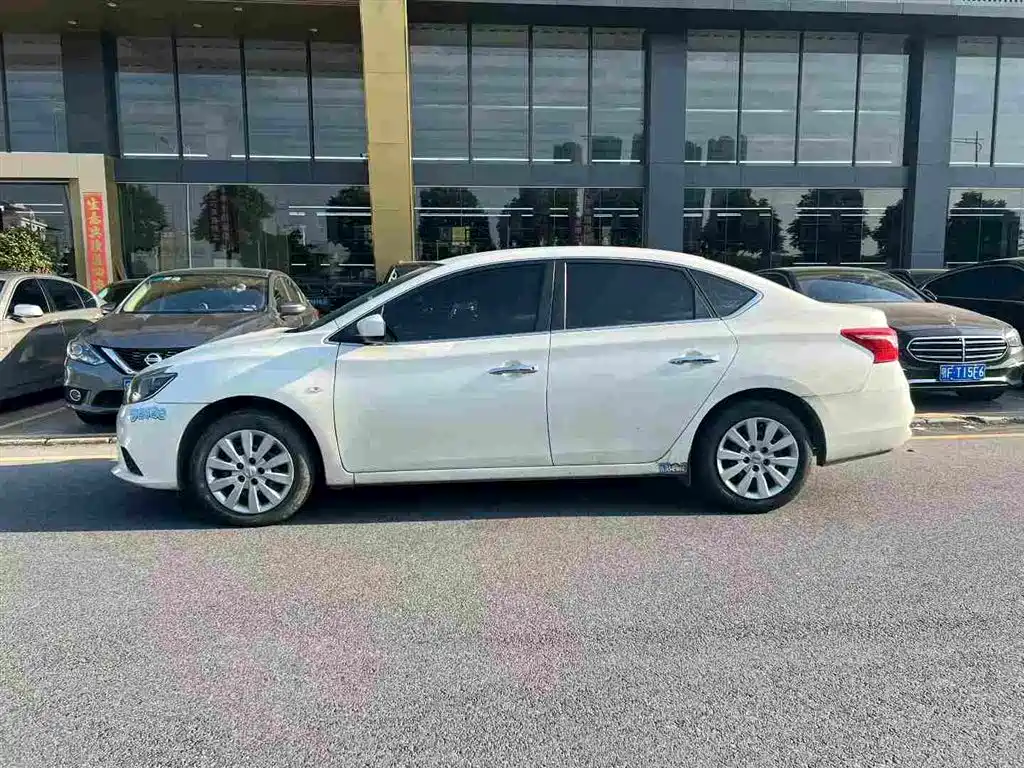Nissan SYLPHY, миниатюра 3