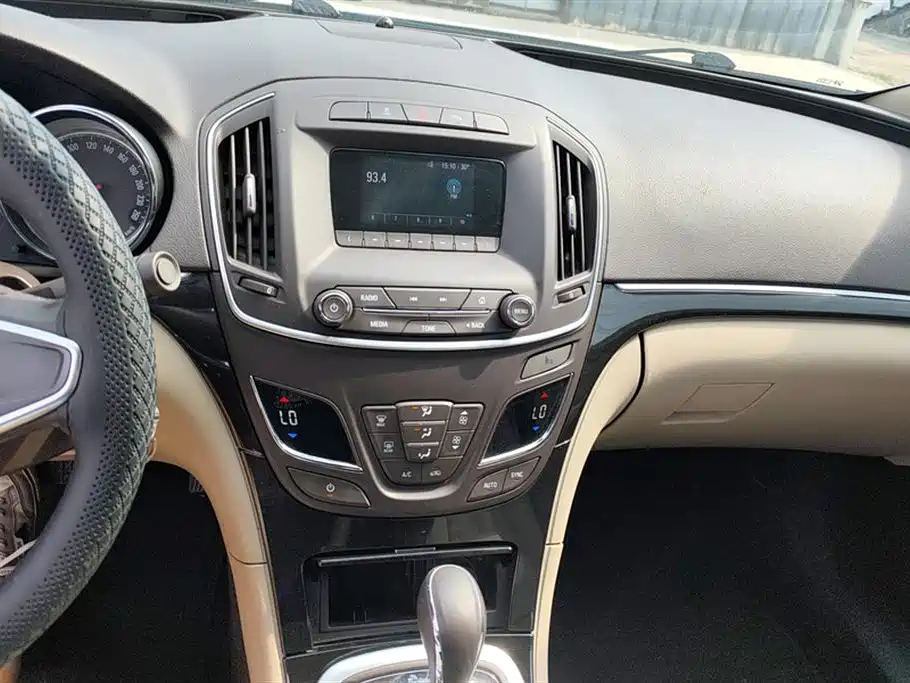 Buick Regal 2015 2.0L Leading Fashion Model фото 13
