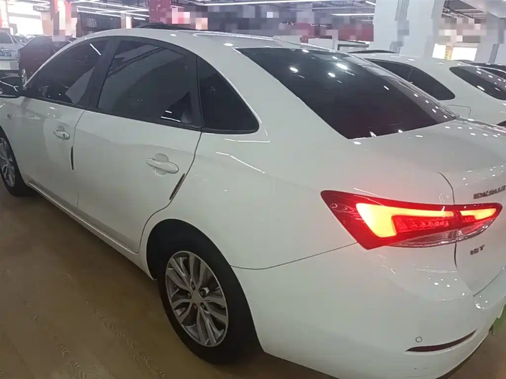 Buick Excelle 2019 18T Auto Connected Elite China VI фото 5