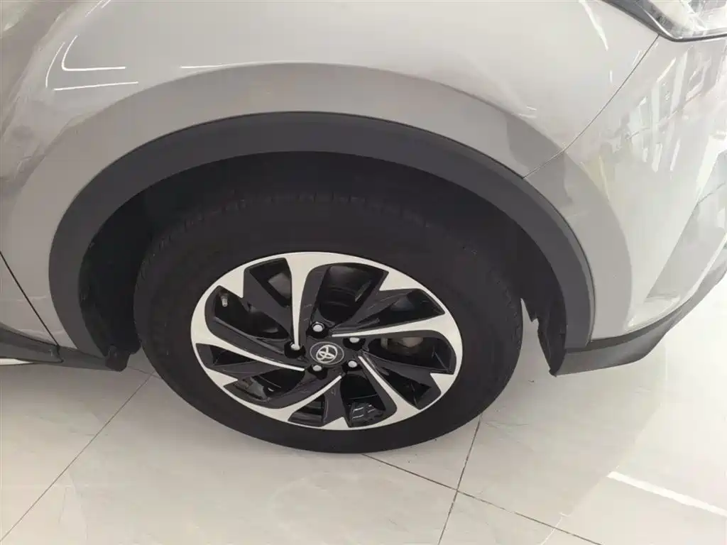 Toyota IZOA 2020 2.0L Yi Xiang Edition фото 14