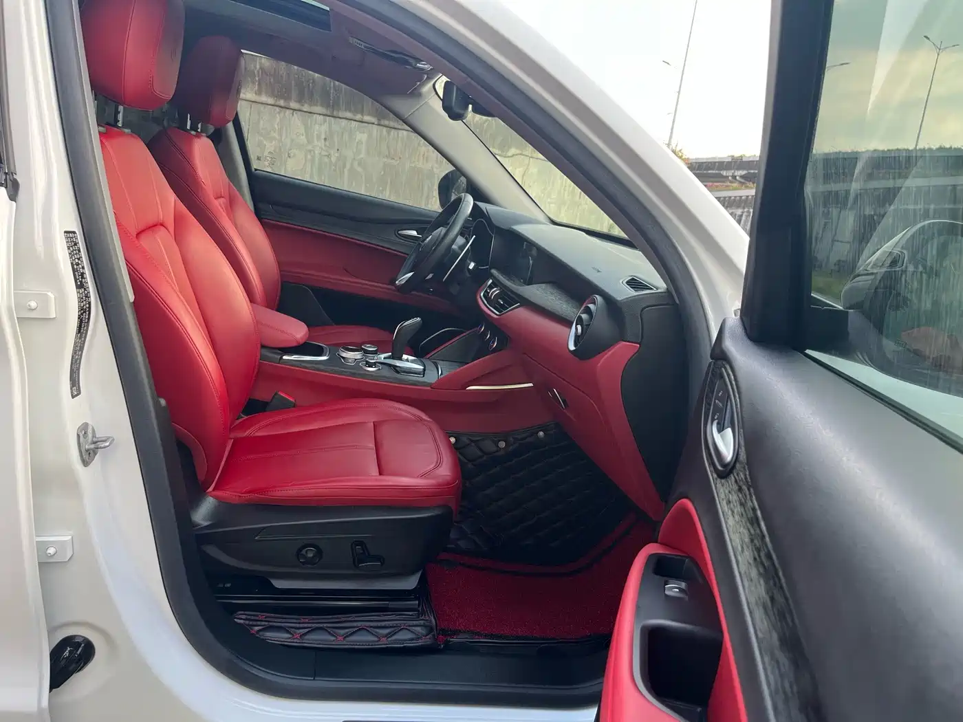 Alfa Romeo Stelvio 2021 2020 2.0T 280HP Luxury Edition