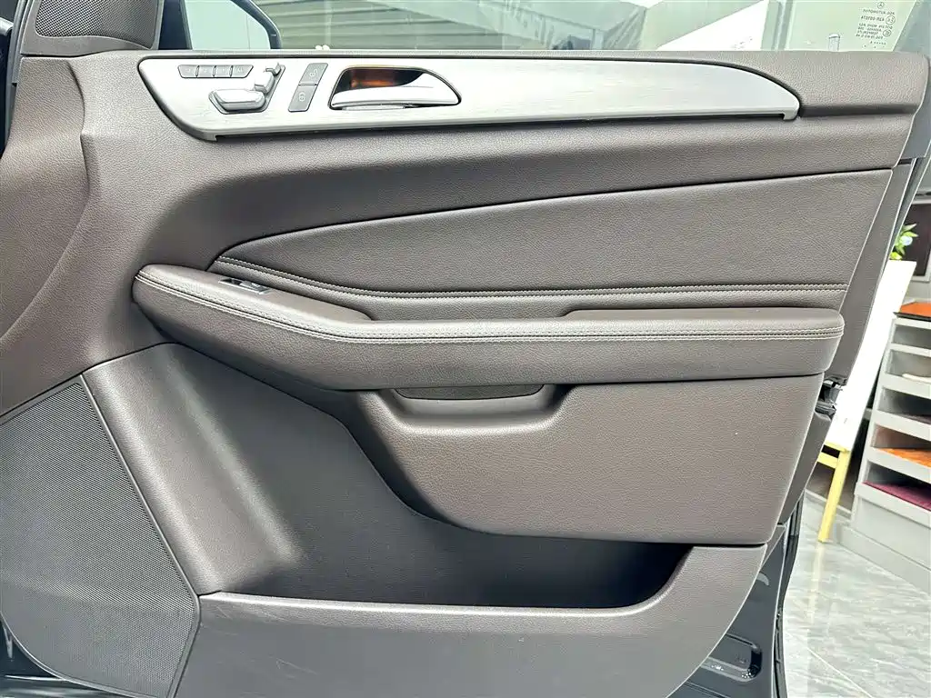 Mercedes-Benz GLS 2016 GLS 400 4MATIC Dynamic фото 42