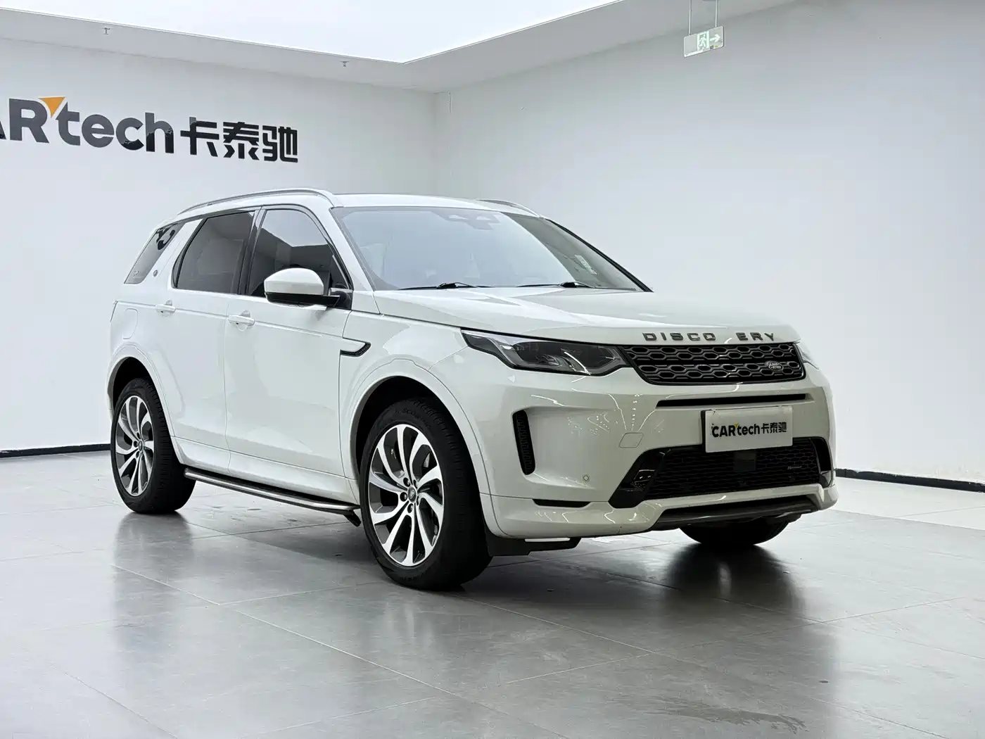Land Rover Discovery Sport 2022 Model 249PS R-Dynamic S Performance Edition 5-Seater фото 6