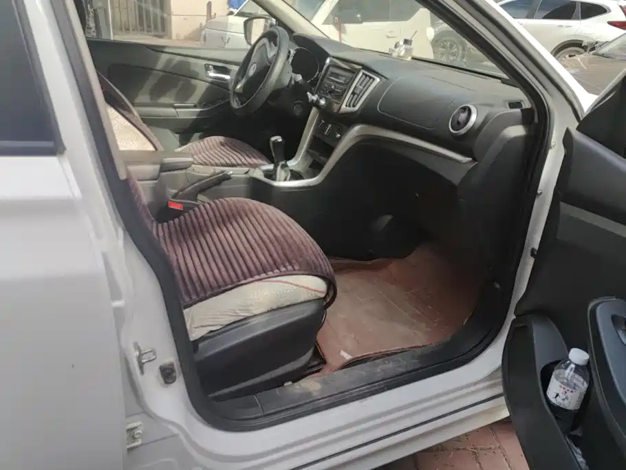 Venucia T70 2016 2015 1.6L Manual Ruixing Edition