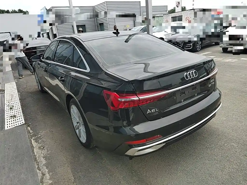 Audi A6L 2023 45 TFSI Premium Selection Dynamic фото 9