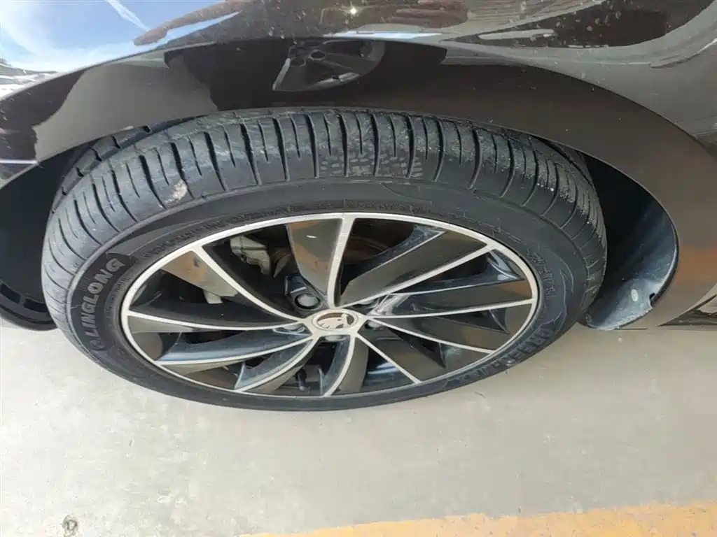 Škoda Octavia 2018 TSI280 DSG Luxury Edition фото 23