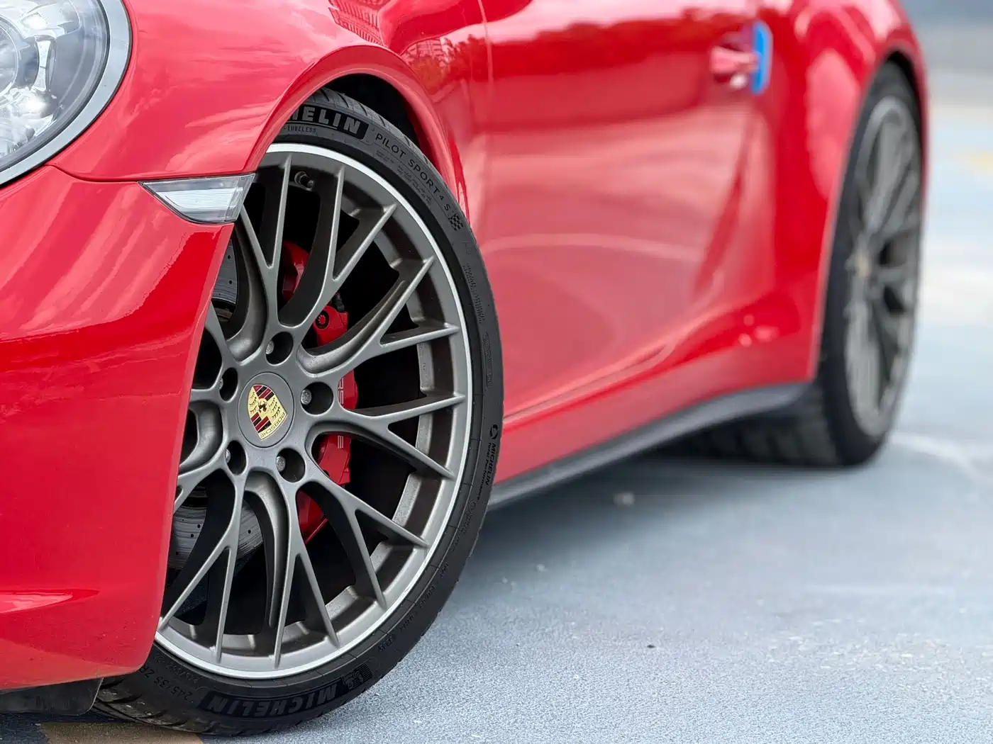 Photo 2 - Porsche 911