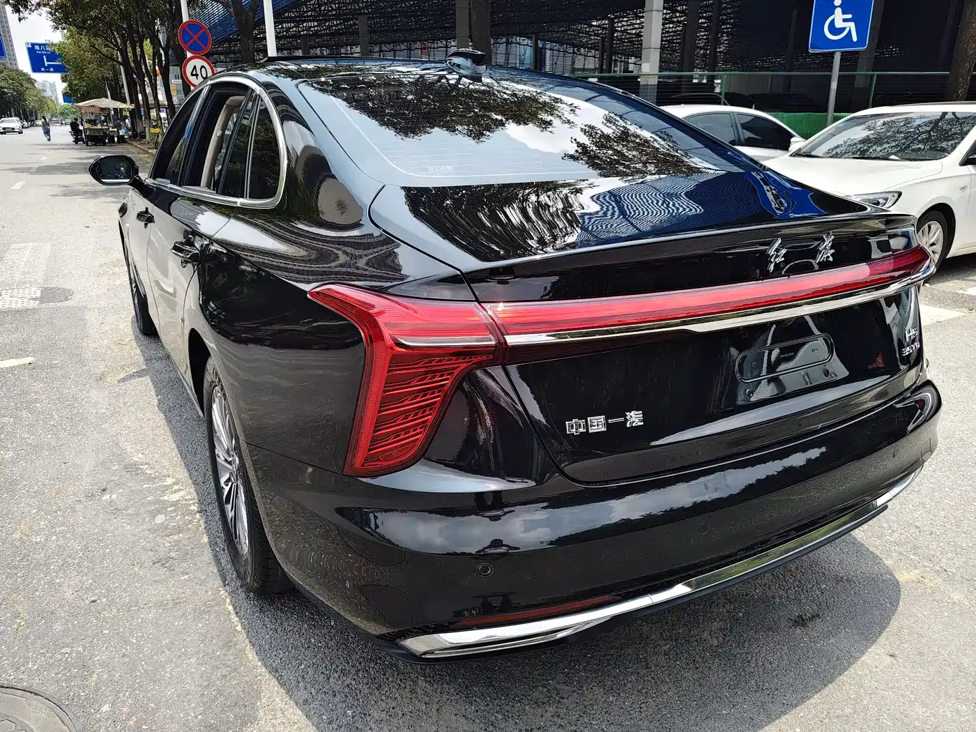 Hongqi H5 2023 1.5T DCT Smart Connect Joy Edition фото 9