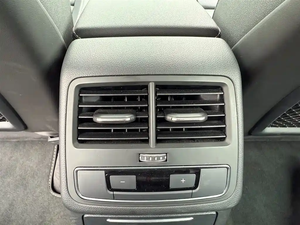 Audi A4L 2024 40 TFSI quattro RS Kit Speed Edition фото 13