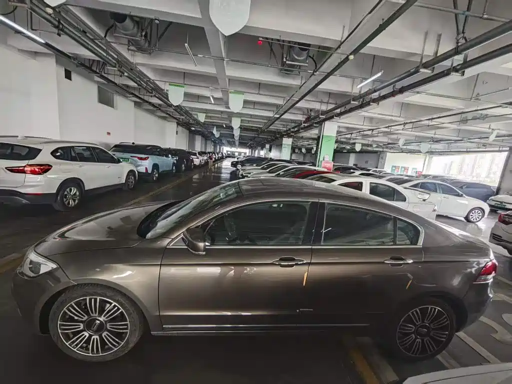 Qoros 3 2016 2016 Sedan 1.6T Automatic Zhizhen Enhanced