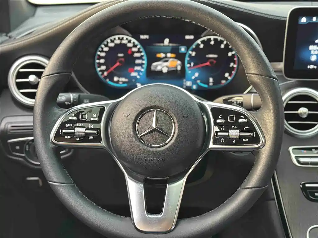 Mercedes-Benz GLC Coupe 2023 Model GLC 300 4MATIC Coupe SUV фото 18
