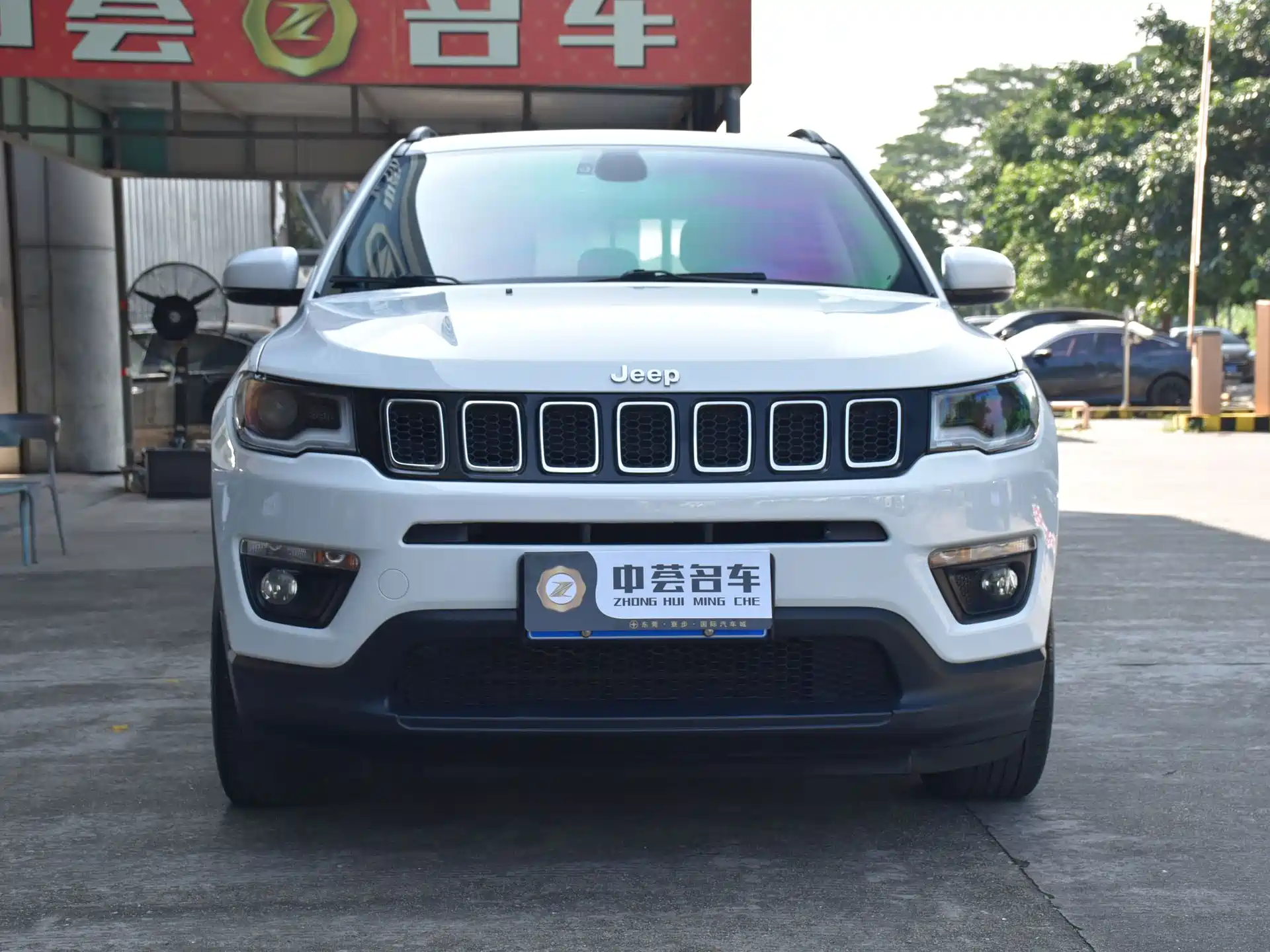 Фото 2 - Jeep Compass