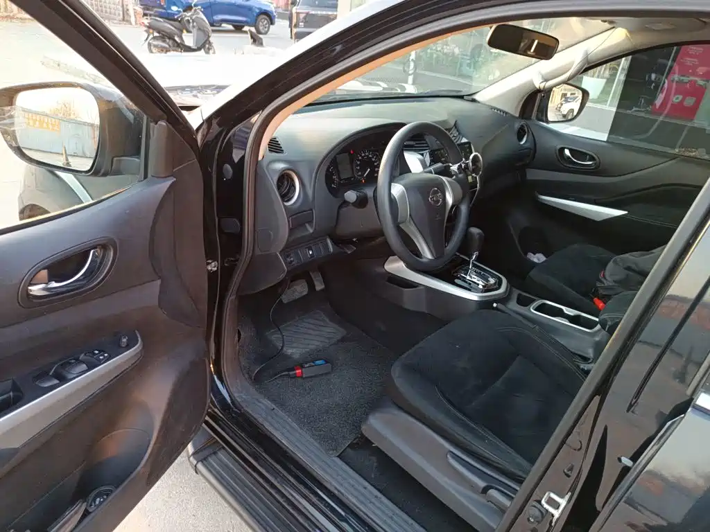 Nissan Navara 2019 2017 Model 2.5L Automatic 2WD Luxury QR25