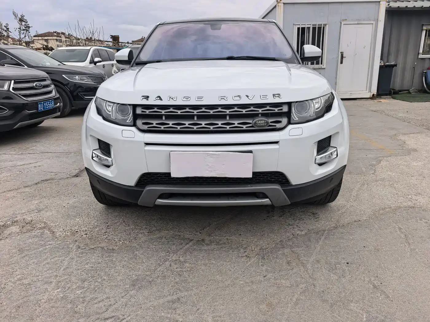 Land Rover Range Rover Evoque 2015 2.0T 5-Door Intelligent Edition фото 2
