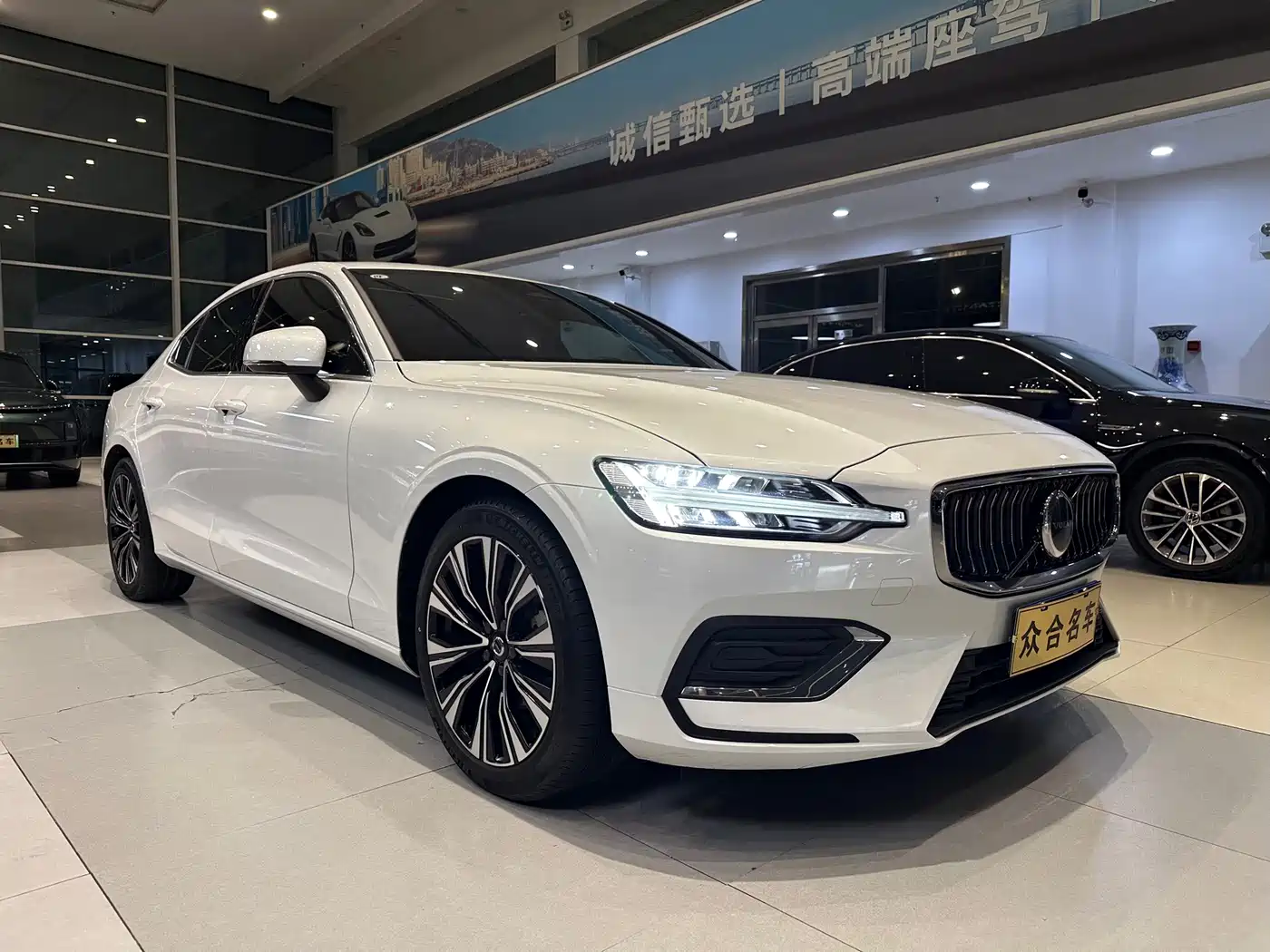 Volvo S60 2023 2023 B4 Smart Vision Luxury Edition
