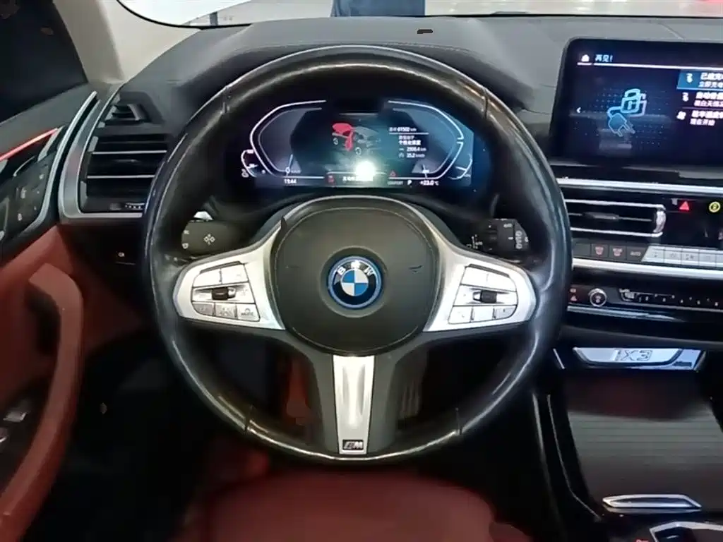BMW iX3 2023 Leading Type фото 11