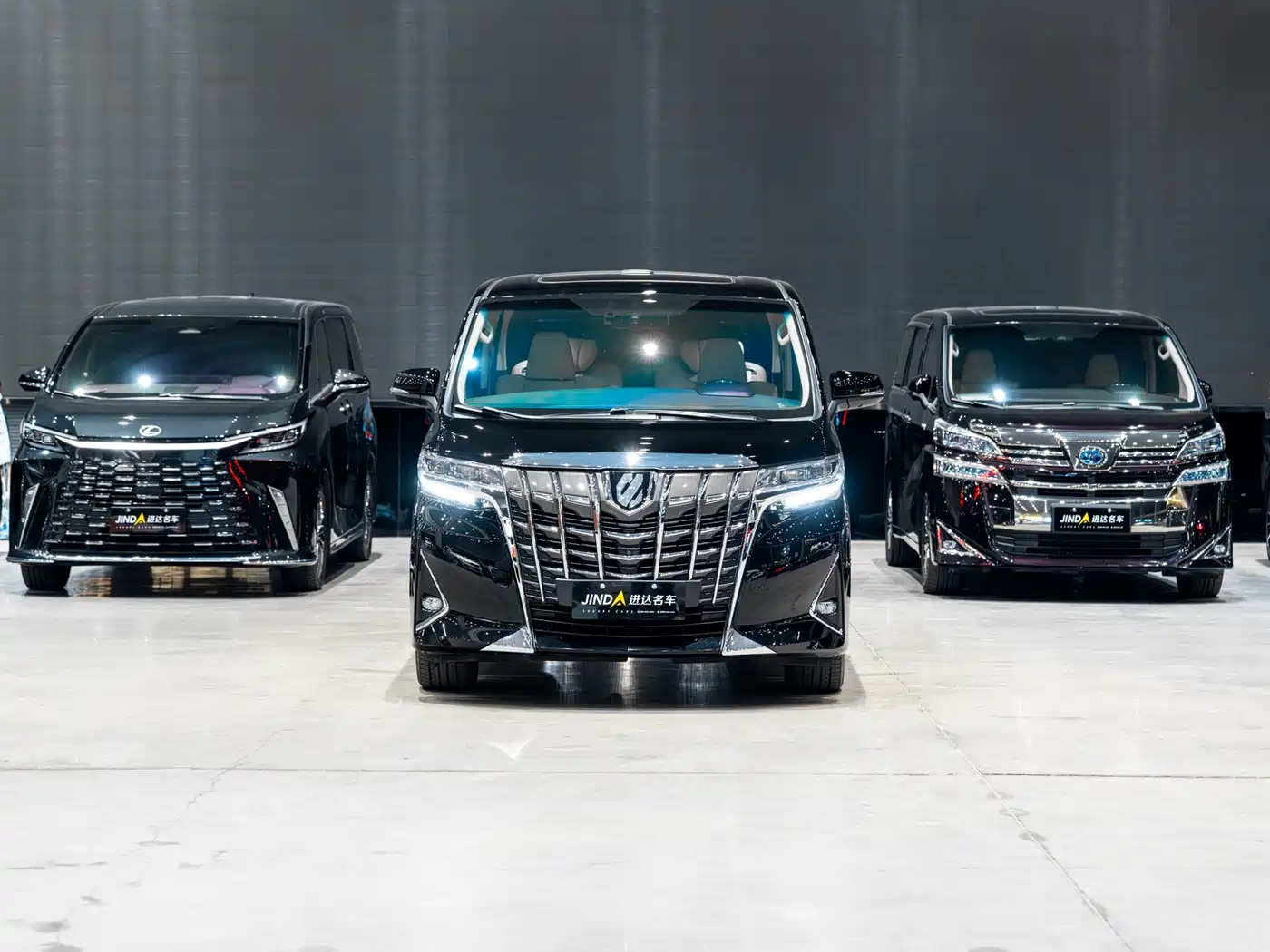 Toyota Alphard 2018 Facelift 3.5L Luxury Edition фото 2