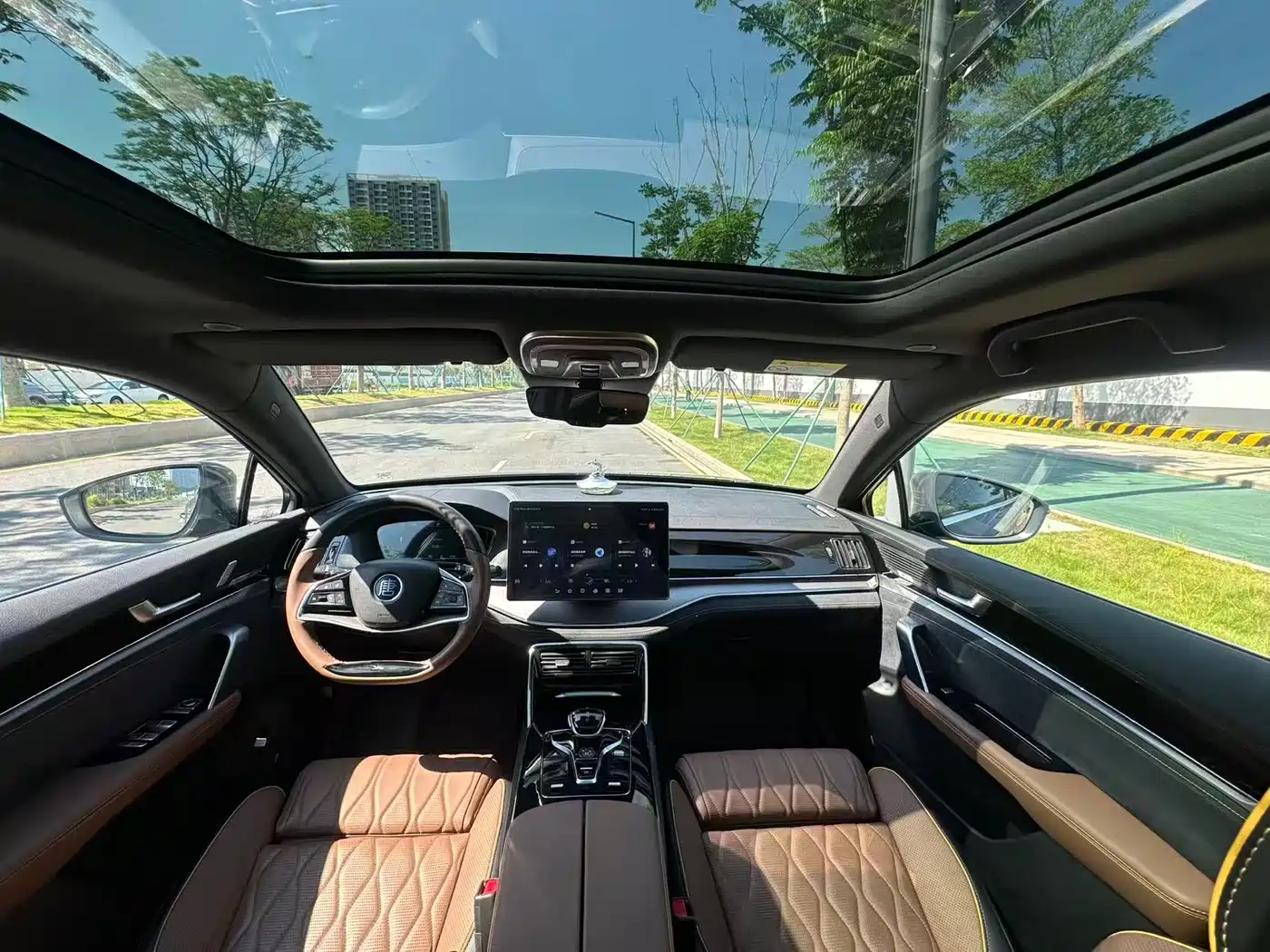 BYD Tang New Energy 2021 DM-i 112KM Honor фото 5